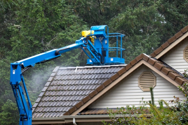 Dream Team Improvements Roof Washing